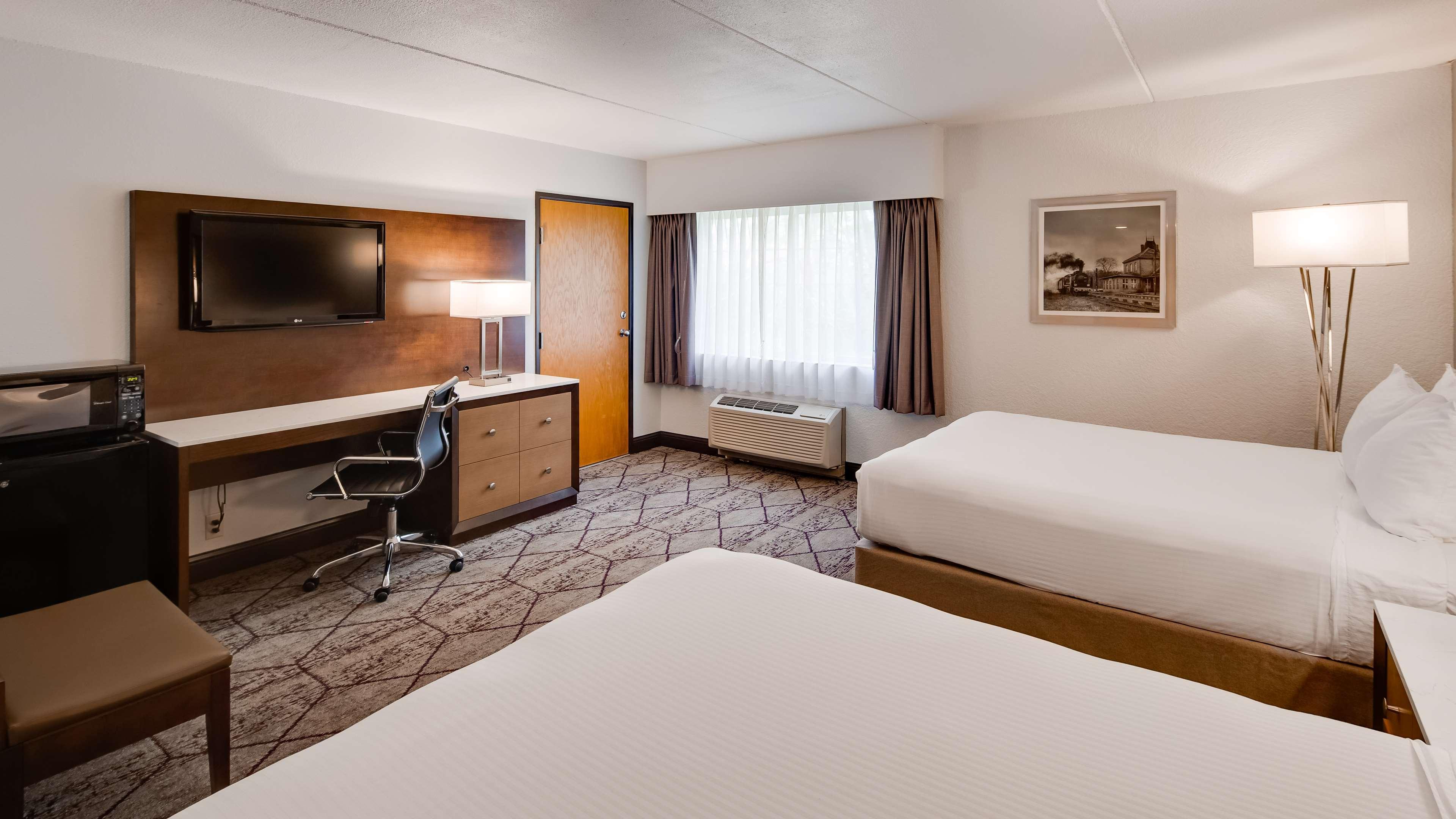 Best Western Plus Longbranch Hotel & Convention Center Cedar Rapids Extérieur photo