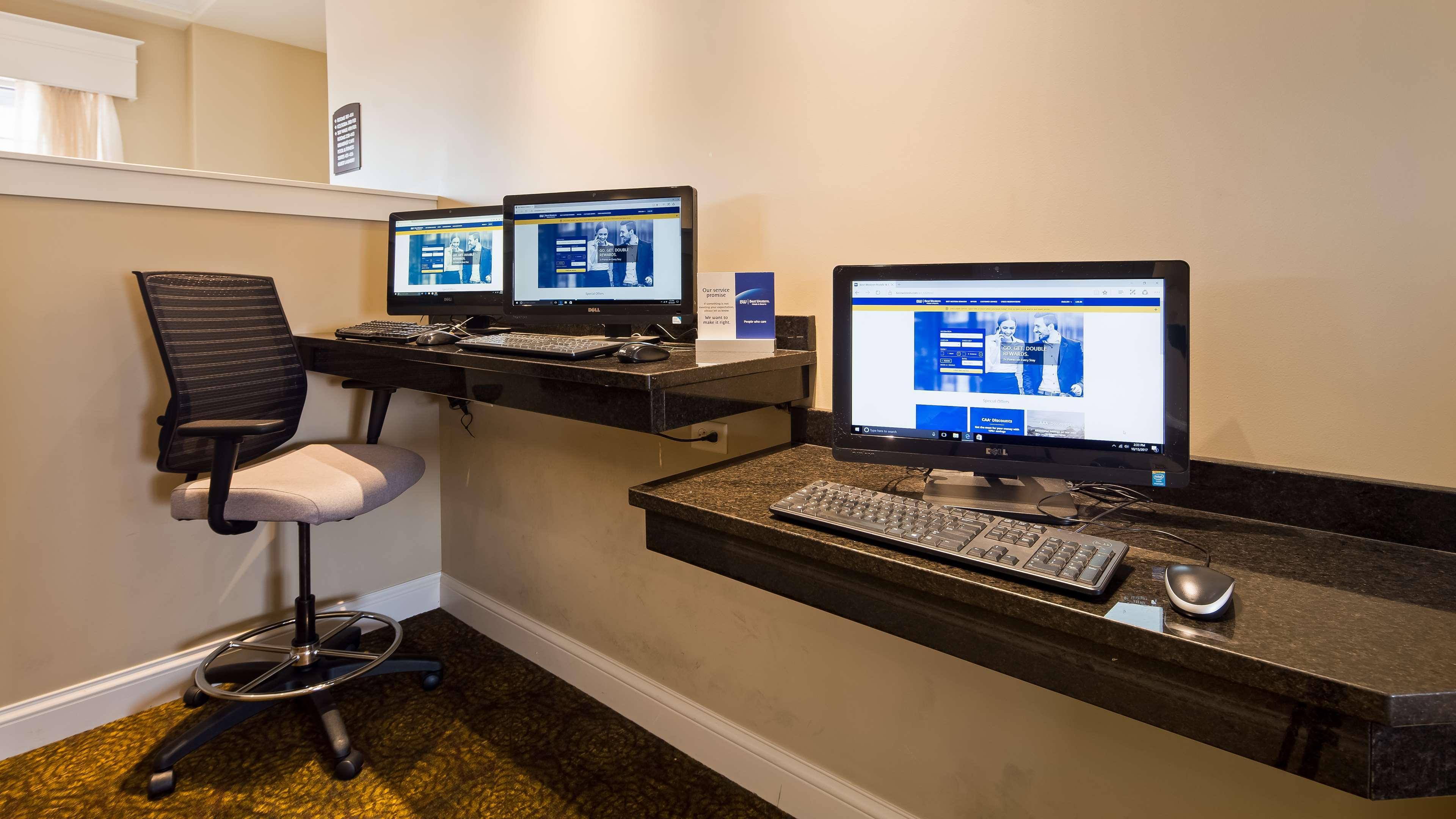 Best Western Plus Longbranch Hotel & Convention Center Cedar Rapids Extérieur photo