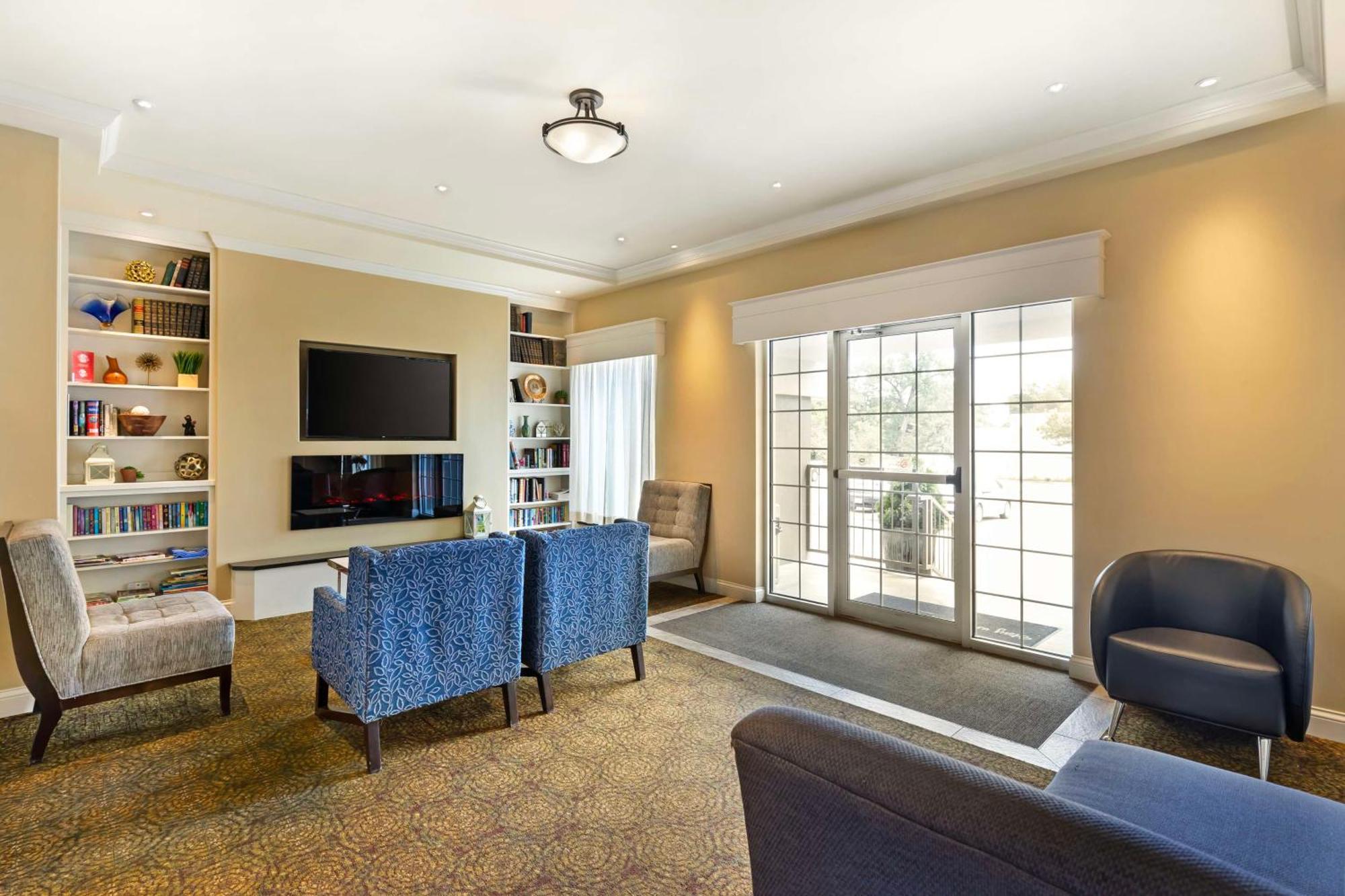 Best Western Plus Longbranch Hotel & Convention Center Cedar Rapids Extérieur photo